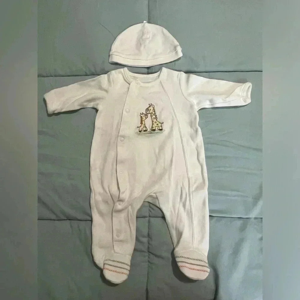 Little me baby giraffe footies pajama unisex (size 3m)